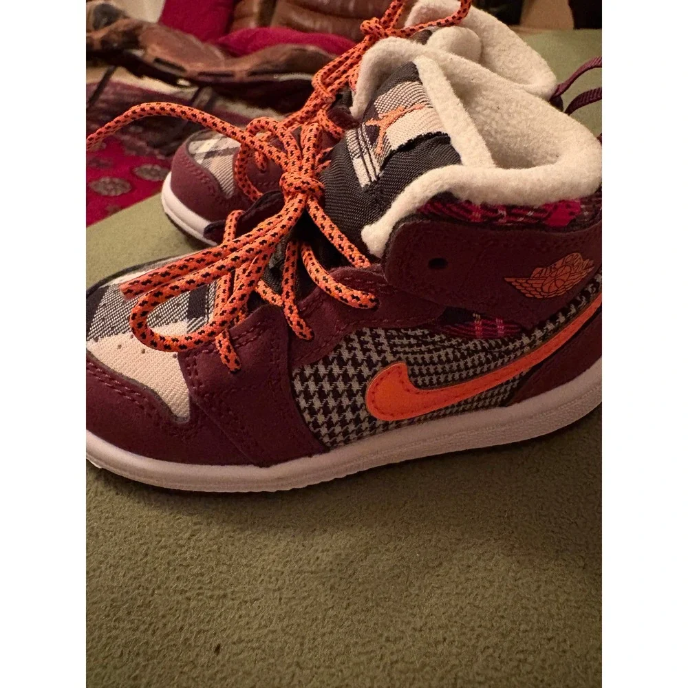 Nike Jordan Toddler High Top Sneakers‎ Plaid Orange Laces Cozy Lined